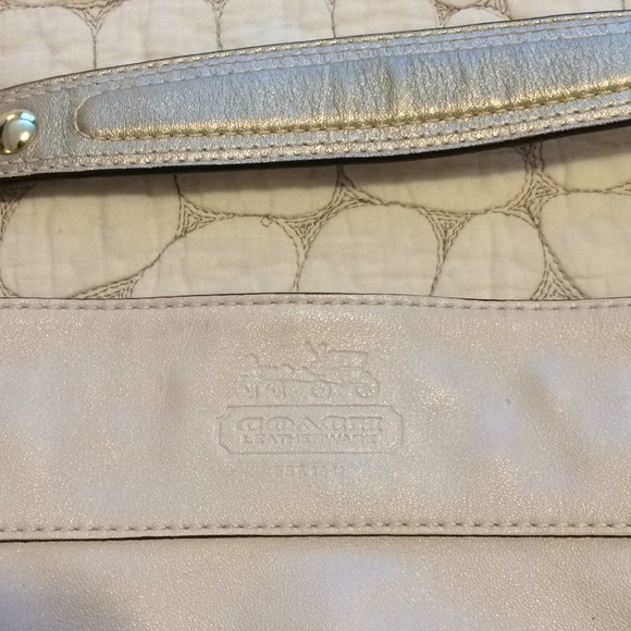 Coach cream leather with gold accent bag - Picture 5 of 8